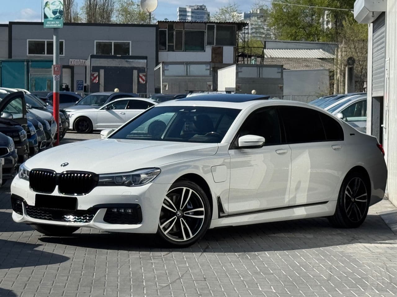 2018 BMW 740e — Miniatură 3