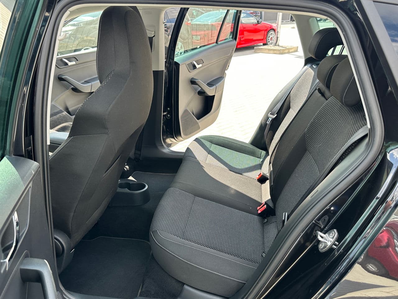 2014 Skoda Rapid — Miniatură 12