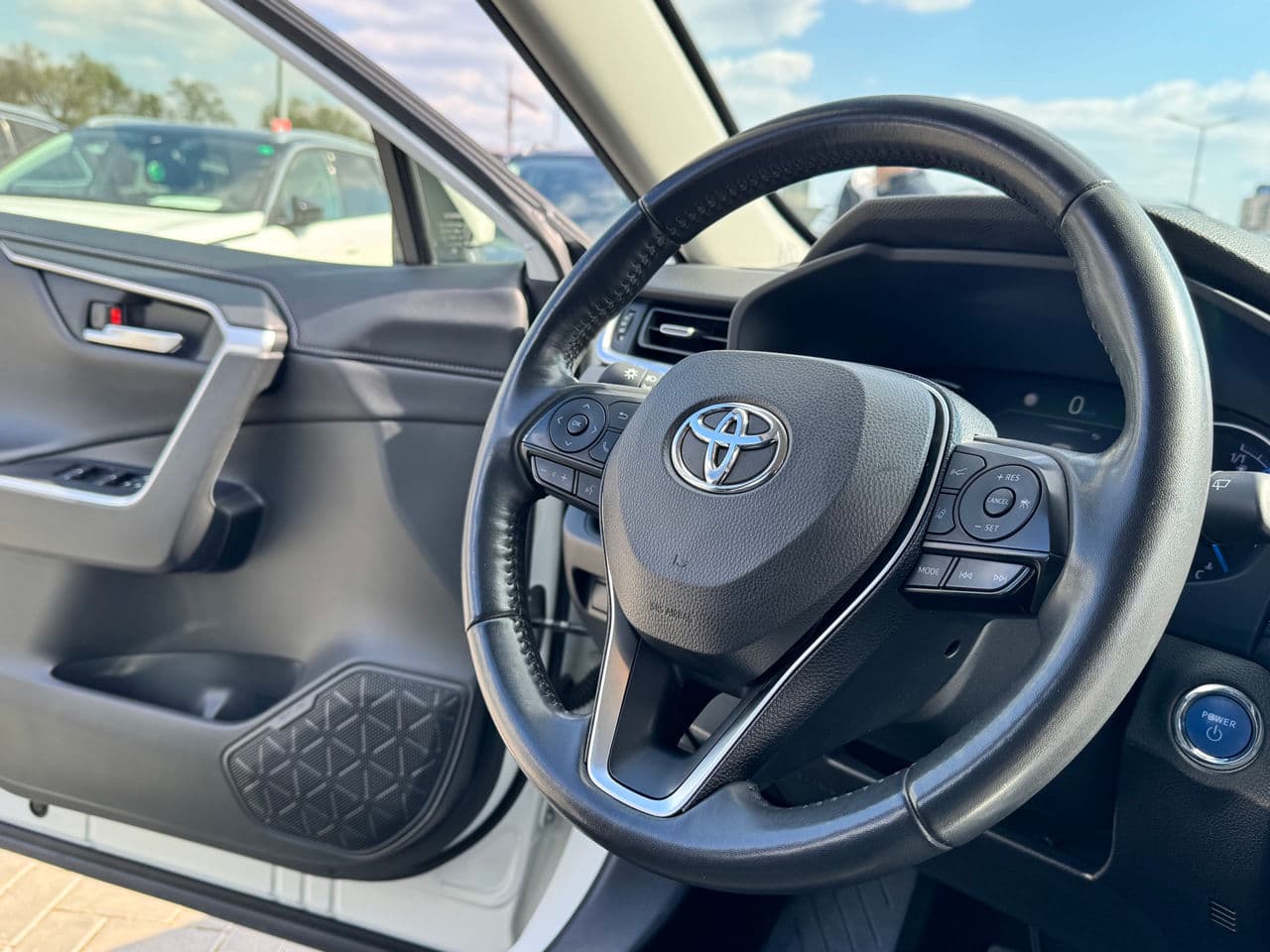 2020 Toyota Rav-4 — Miniatură 9
