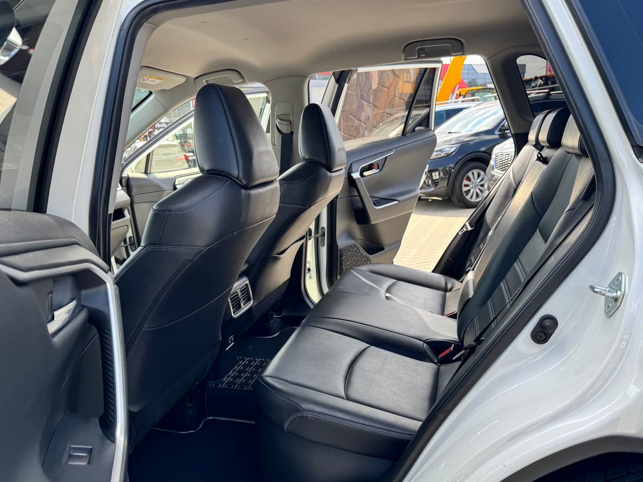 2020 Toyota Rav-4 — Miniatură 15