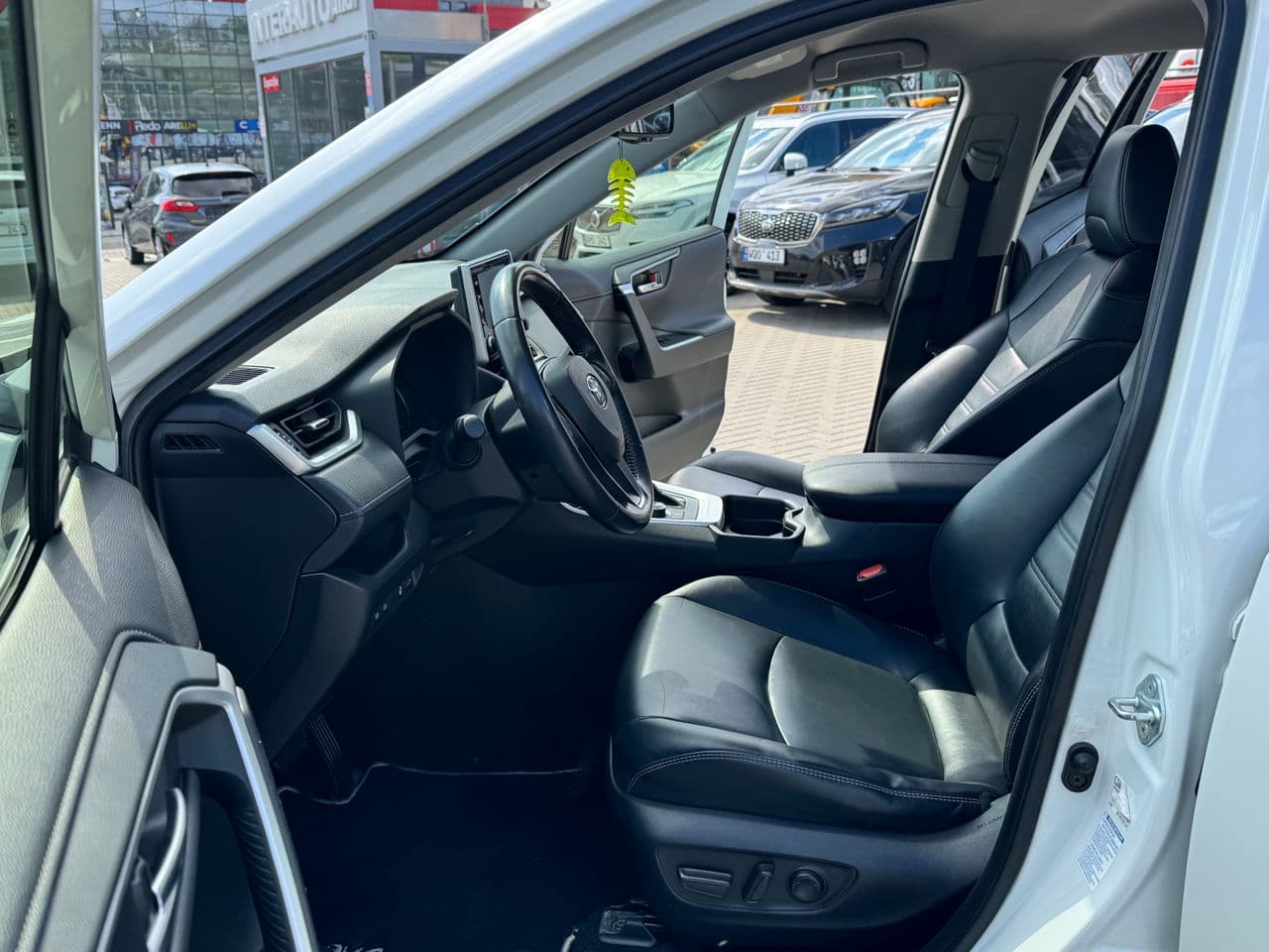 2020 Toyota Rav-4 — Miniatură 7