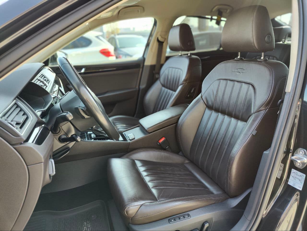 2016 Skoda Superb — Miniatură 5