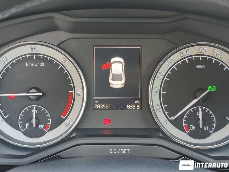 2016 Skoda Superb — Miniatură 11