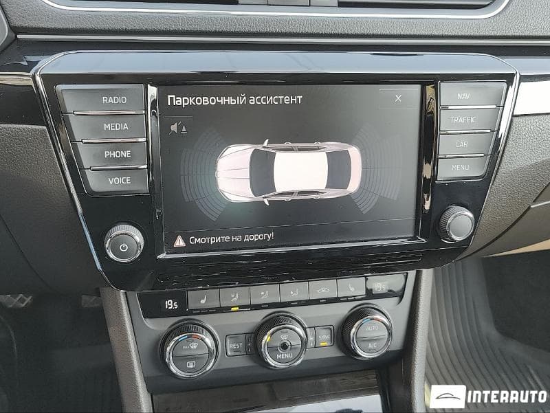 2016 Skoda Superb — Miniatură 12