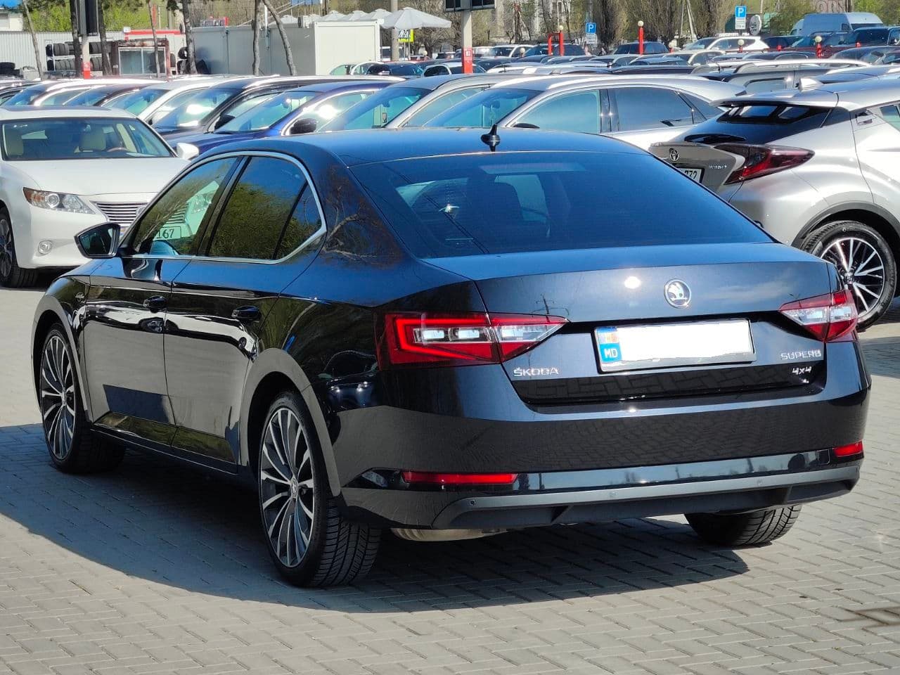 2016 Skoda Superb — Miniatură 4