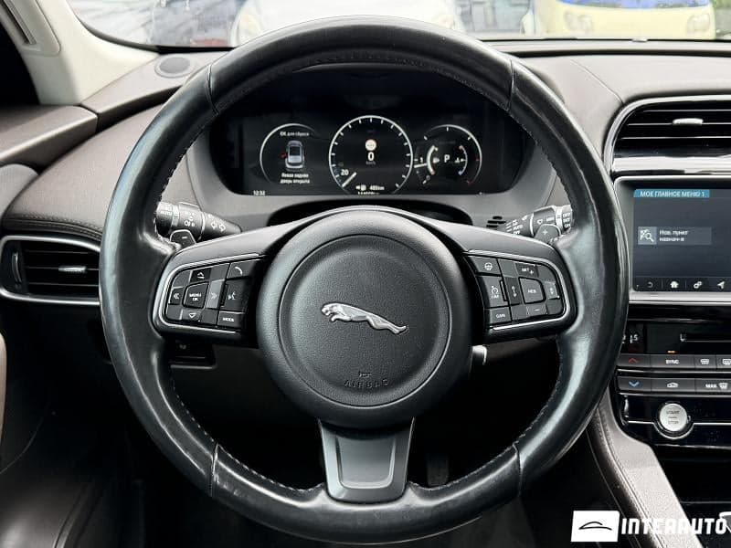 2016 Jaguar F-Pace — Miniatură 13