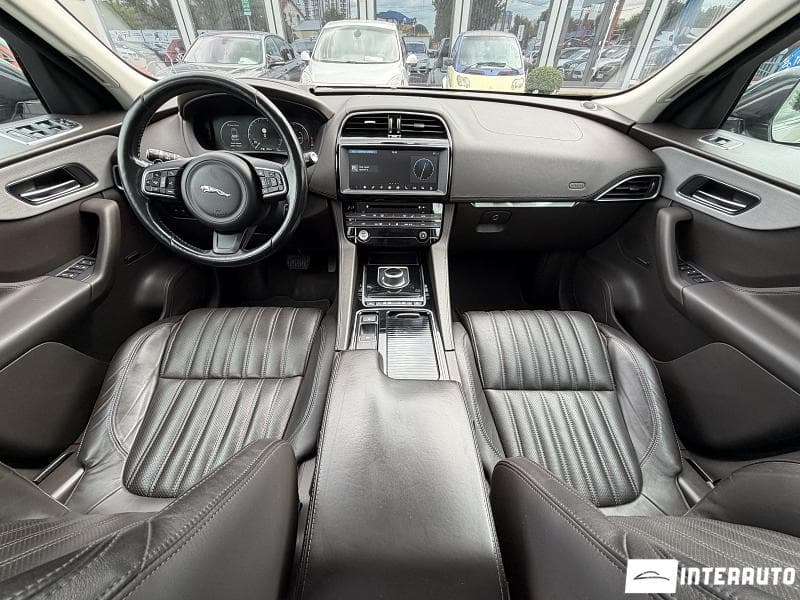 2016 Jaguar F-Pace — Miniatură 11