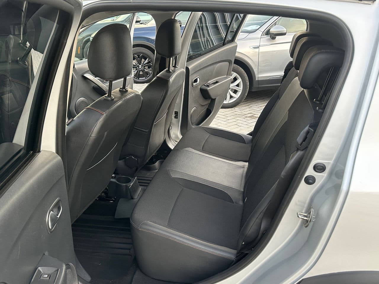 2017 Dacia Sandero Stepway — Miniatură 13
