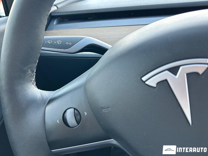 2022 Tesla Model Y — Miniatură 8