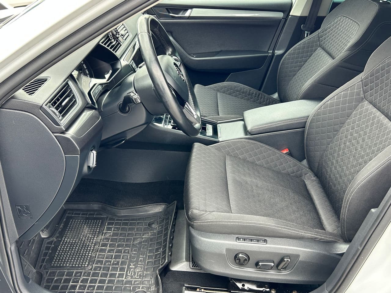 2016 Skoda Superb — Miniatură 9