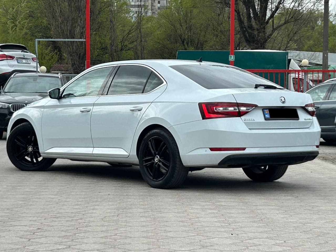2016 Skoda Superb — Miniatură 2