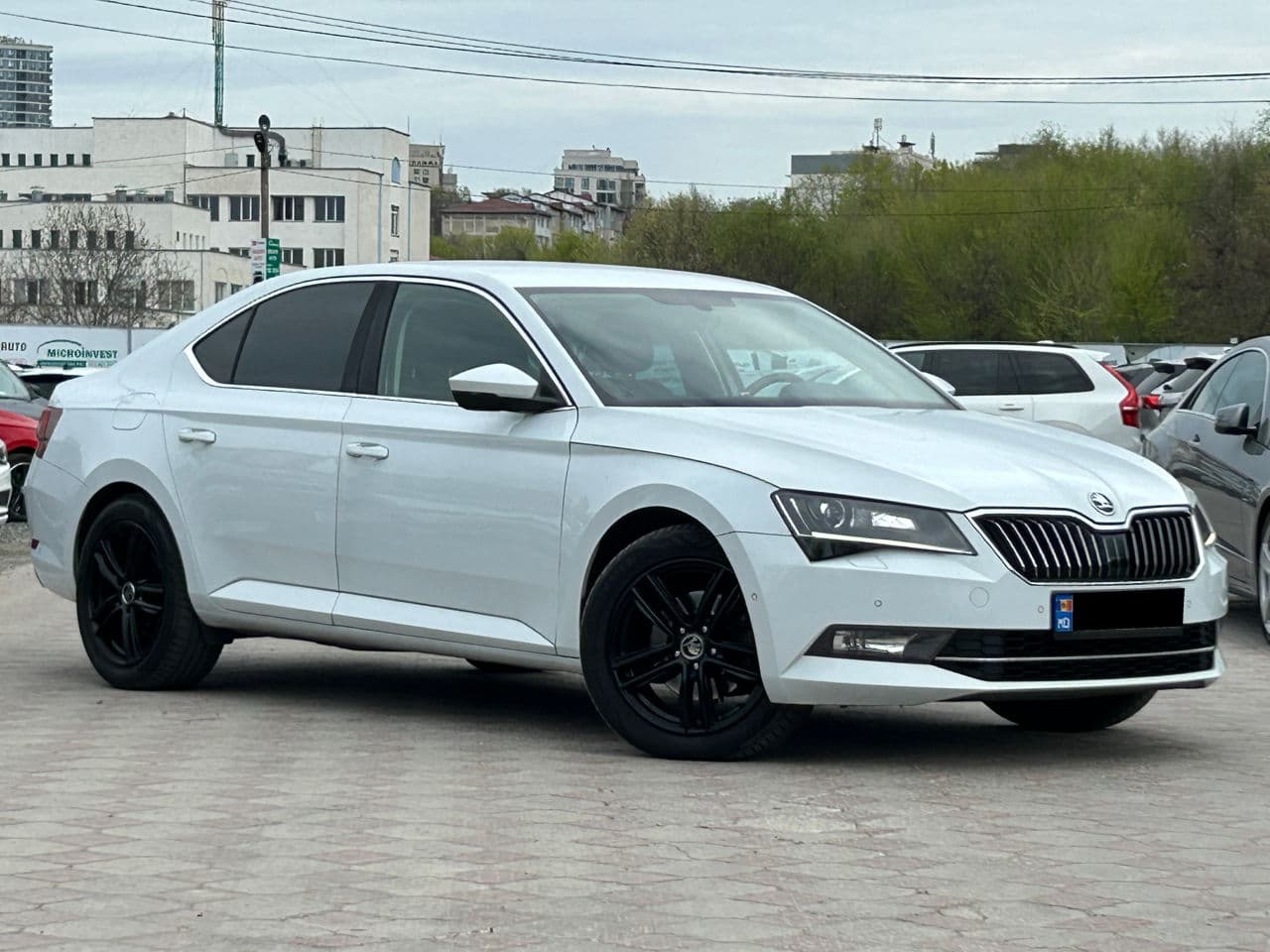 2016 Skoda Superb — Miniatură 4