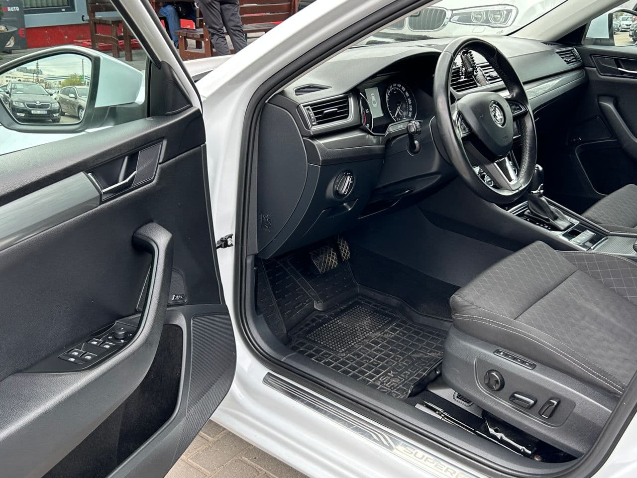2016 Skoda Superb — Miniatură 7
