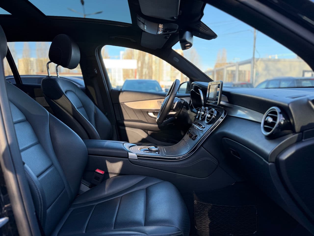 2018 Mercedes GLC 300 — Miniatură 21