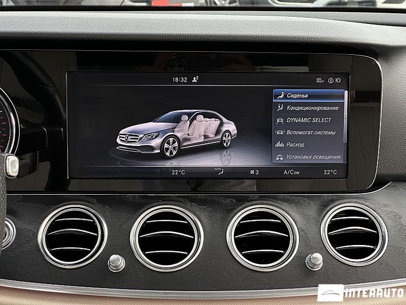 2017 Mercedes E 300 — Miniatură 9