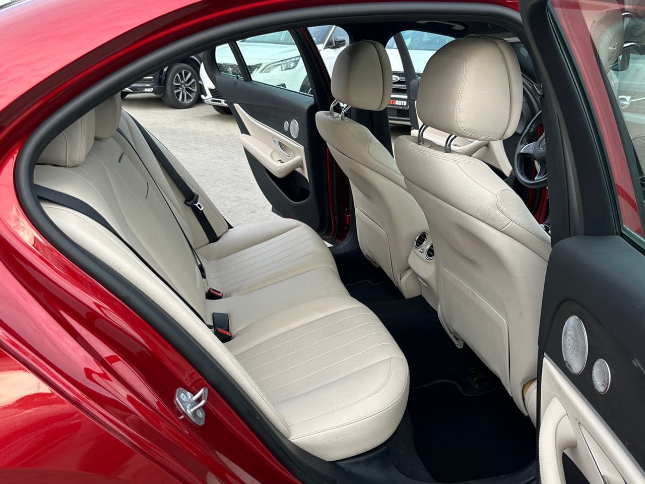 2017 Mercedes E 300 — Miniatură 14