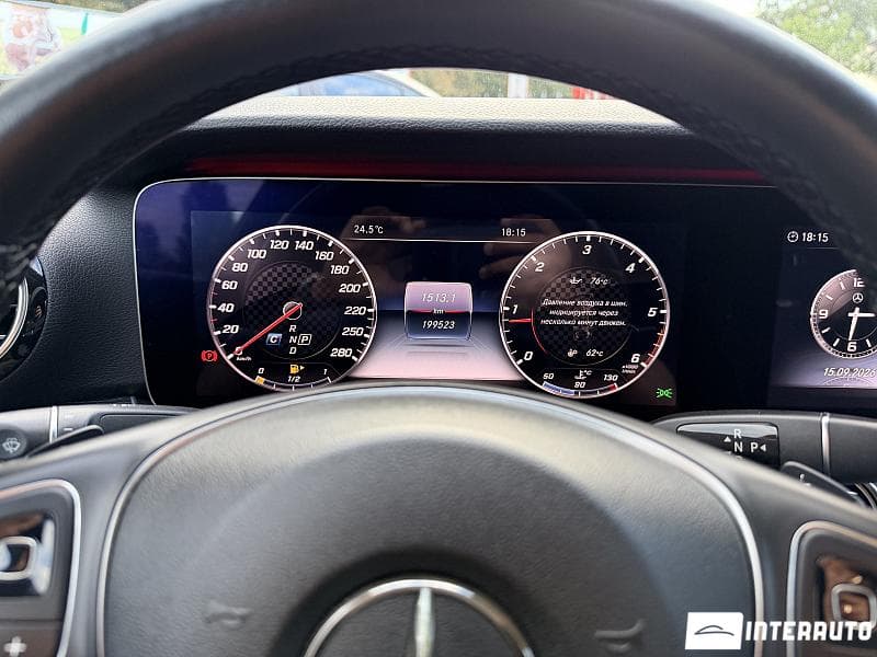 2016 Mercedes E 220 — Miniatură 10