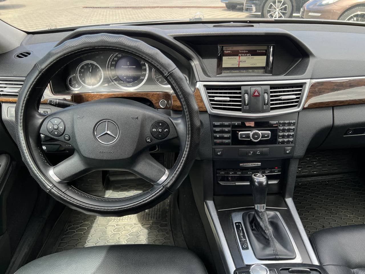 2012 Mercedes E 200 — Miniatură 9