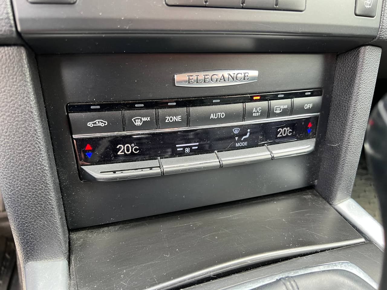2012 Mercedes E 200 — Miniatură 12