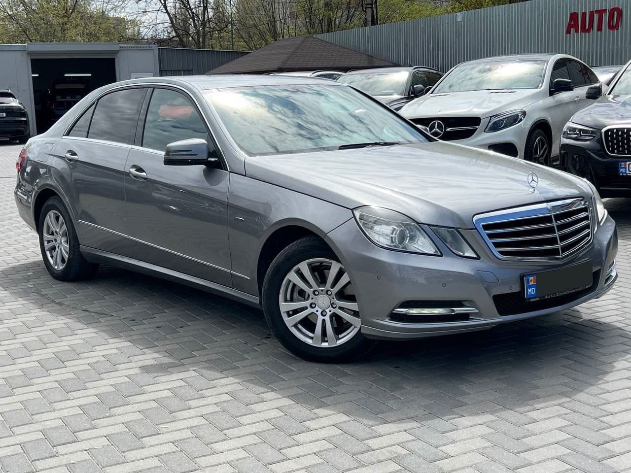 2012 Mercedes E 200 — Miniatură 3