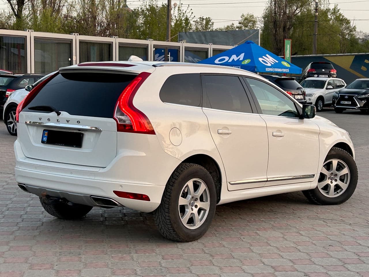 2016 Volvo XC 60 — Miniatură 2