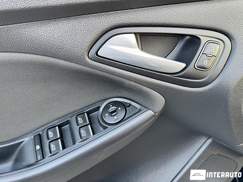 2018 Ford Focus — Miniatură 16