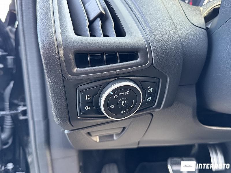 2018 Ford Focus — Miniatură 17