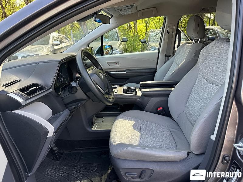 2021 Toyota Sienna — Miniatură 6