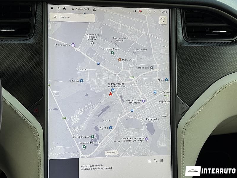 Tesla Model X 2018 — Миниатюра 9