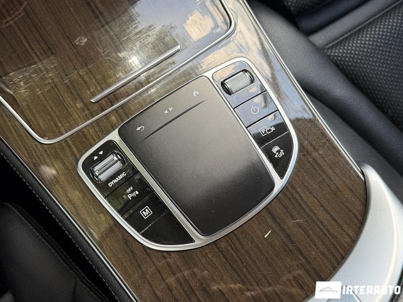 2020 Mercedes GLC 300e — Miniatură 15