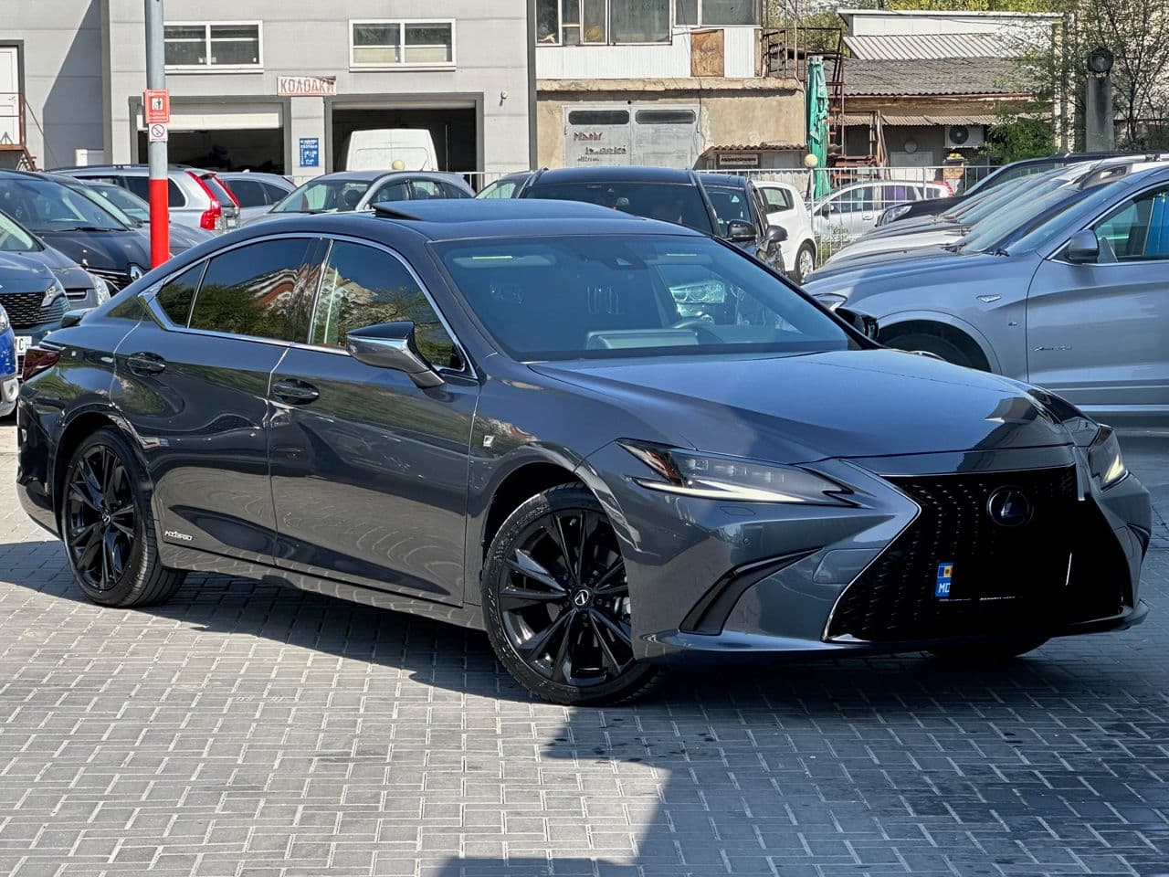 2022 Lexus ES 300h — Miniatură 3