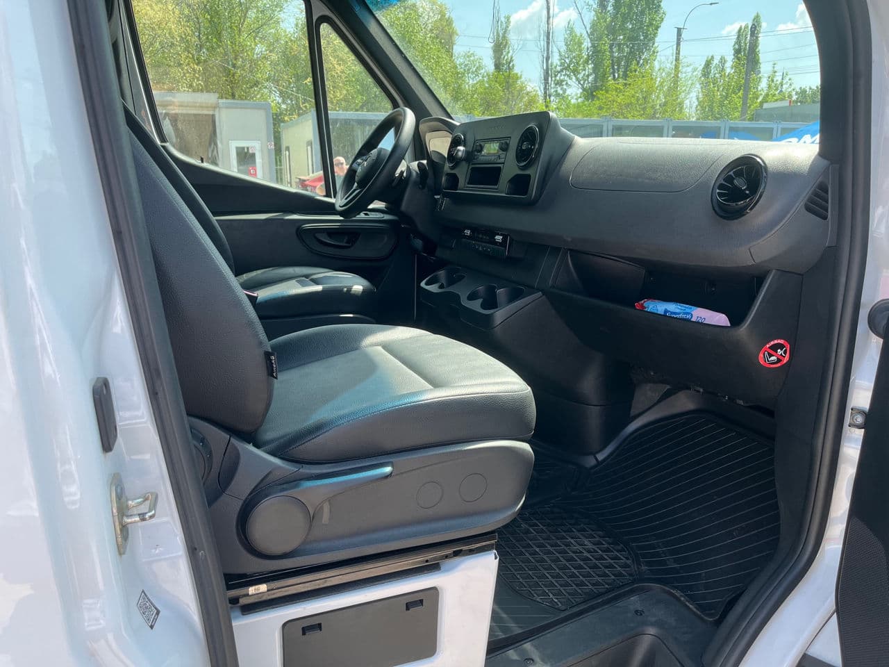 2023 Mercedes Sprinter — Miniatură 10