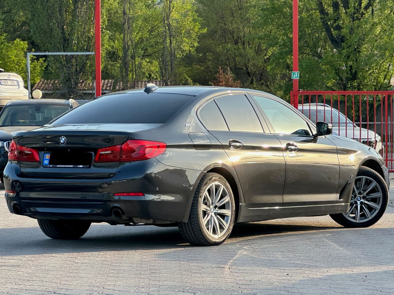 BMW 530e 2018 — Миниатюра 3