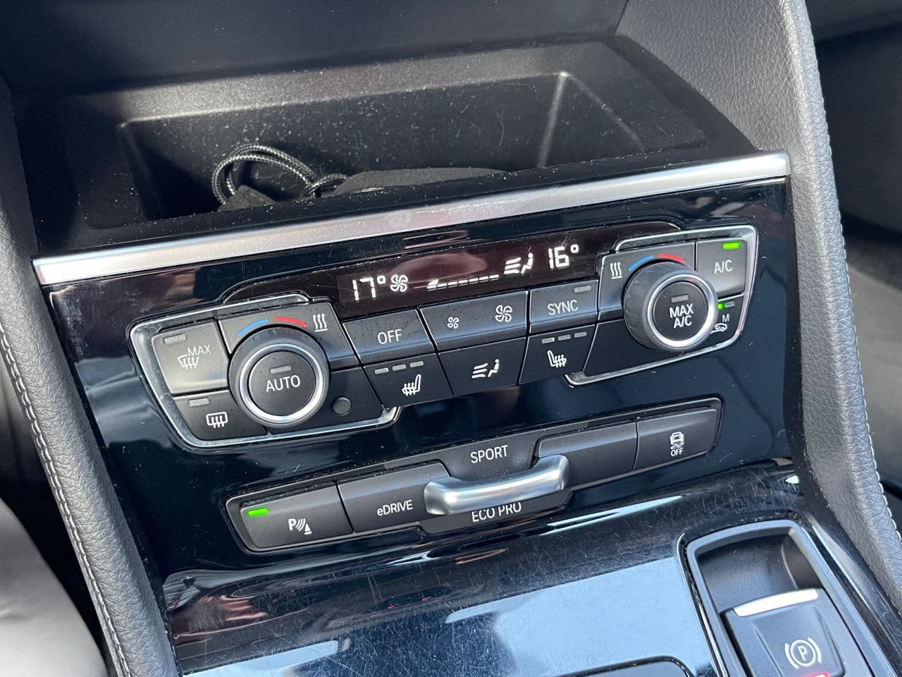 2019 BMW 225XE — Miniatură 12