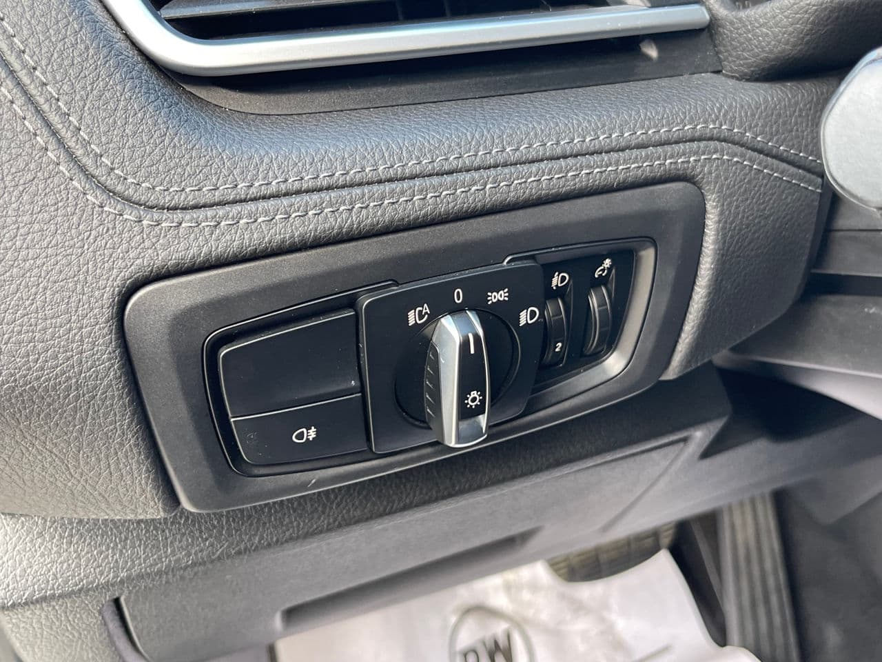 2019 BMW 225XE — Miniatură 16