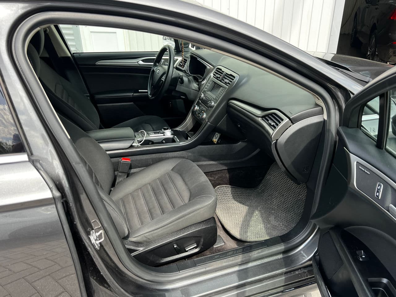 Ford Fusion 2017 — Миниатюра 5