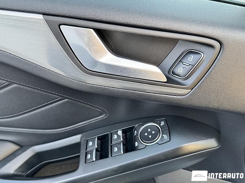 2019 Ford Focus — Miniatură 18