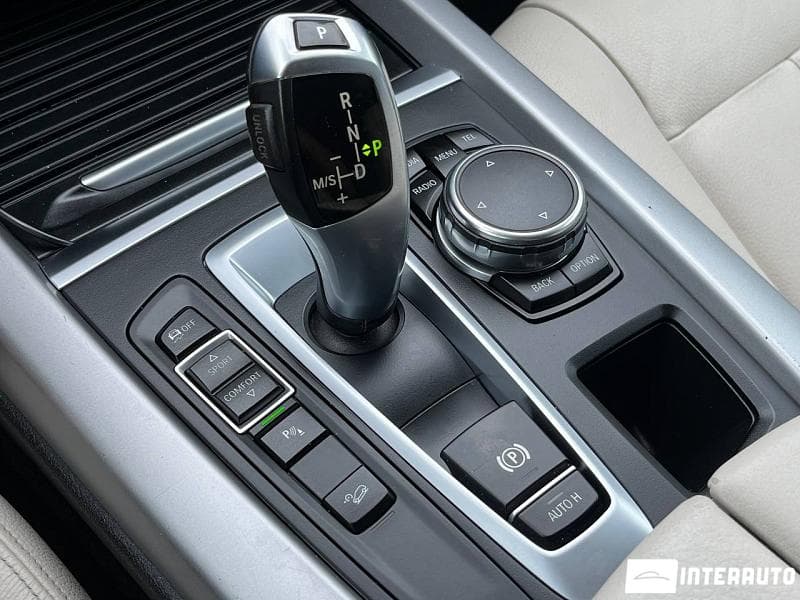 2015 BMW X5 2.5D — Miniatură 15