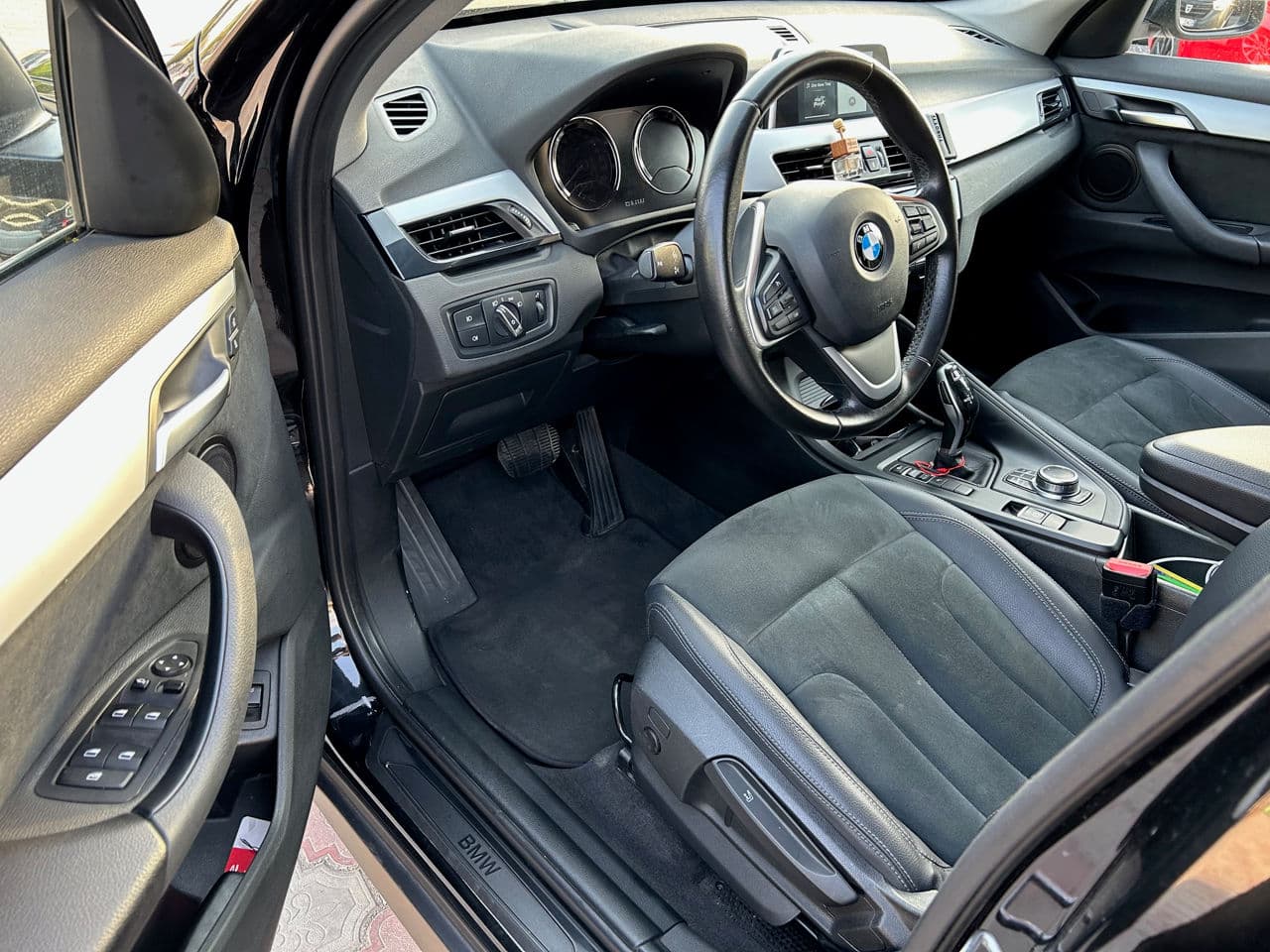 2018 BMW X1 1.6D — Miniatură 5