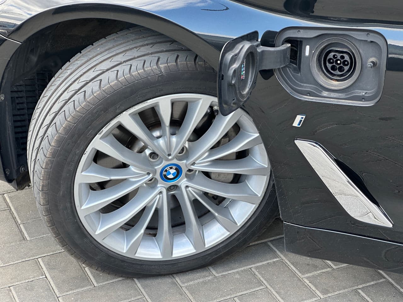 BMW 530e 2019 — Миниатюра 16