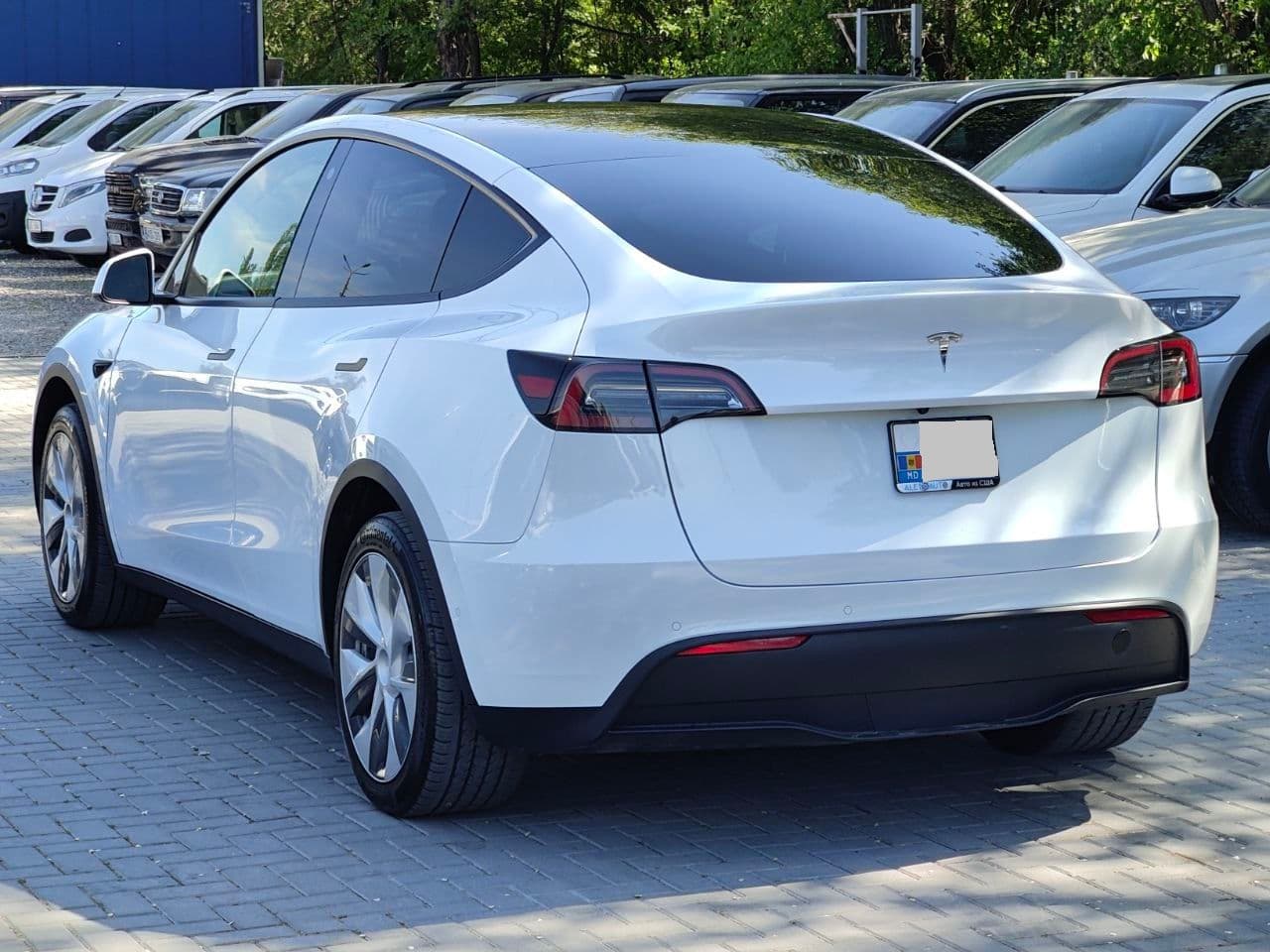 2021 Tesla Model Y — Miniatură 4