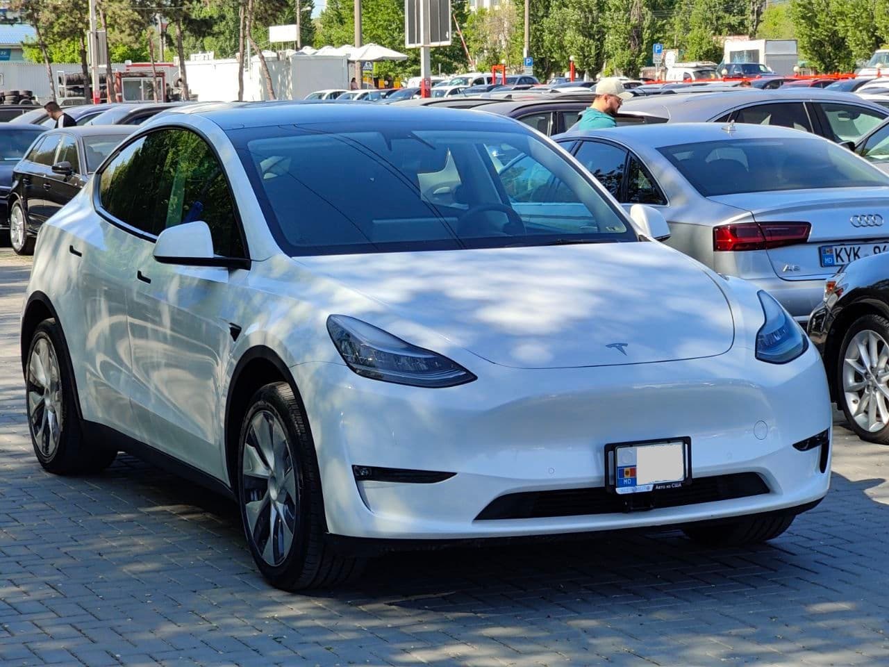 2021 Tesla Model Y — Miniatură 3