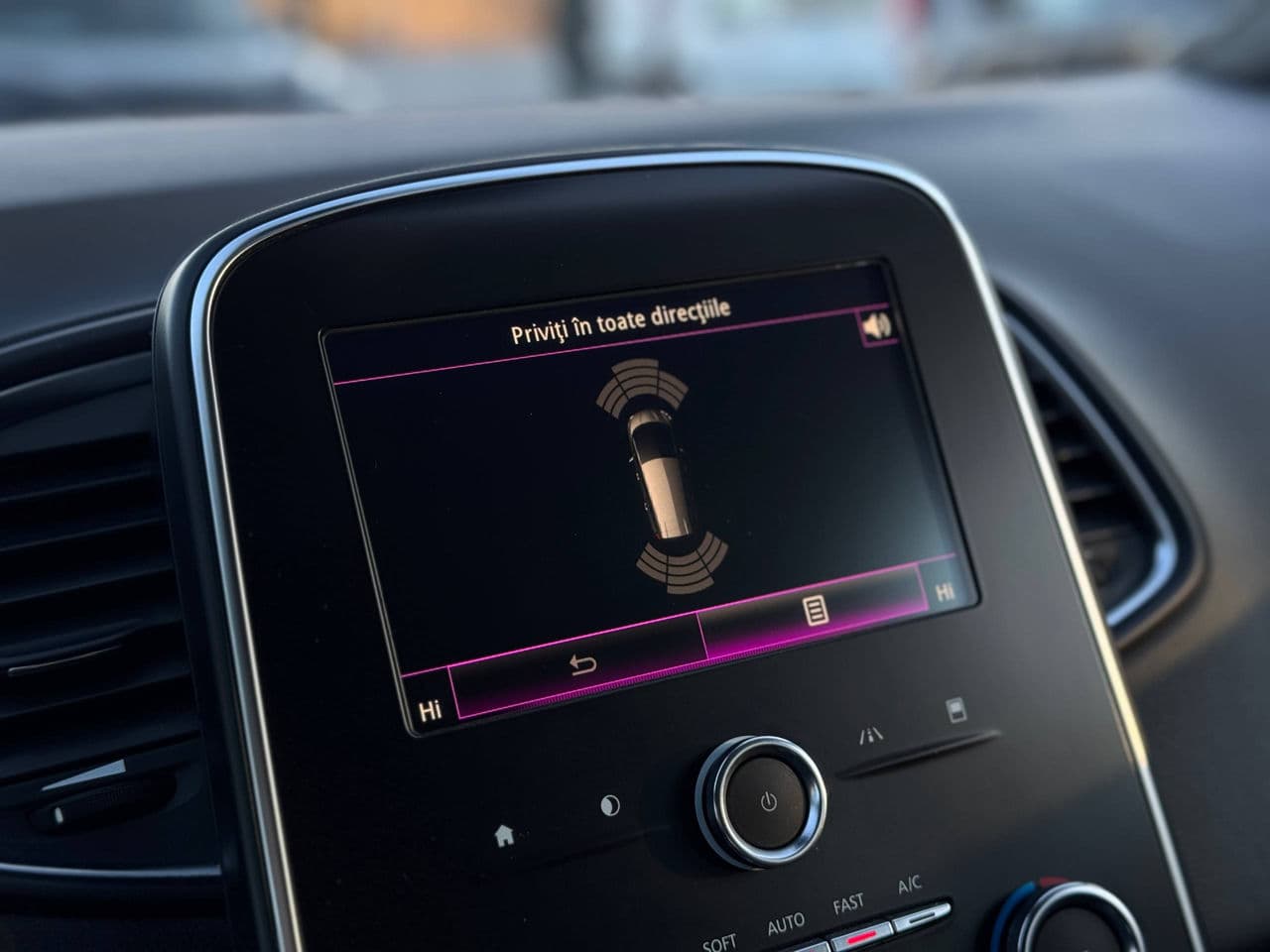 2018 Renault Grand Scenic — Miniatură 10