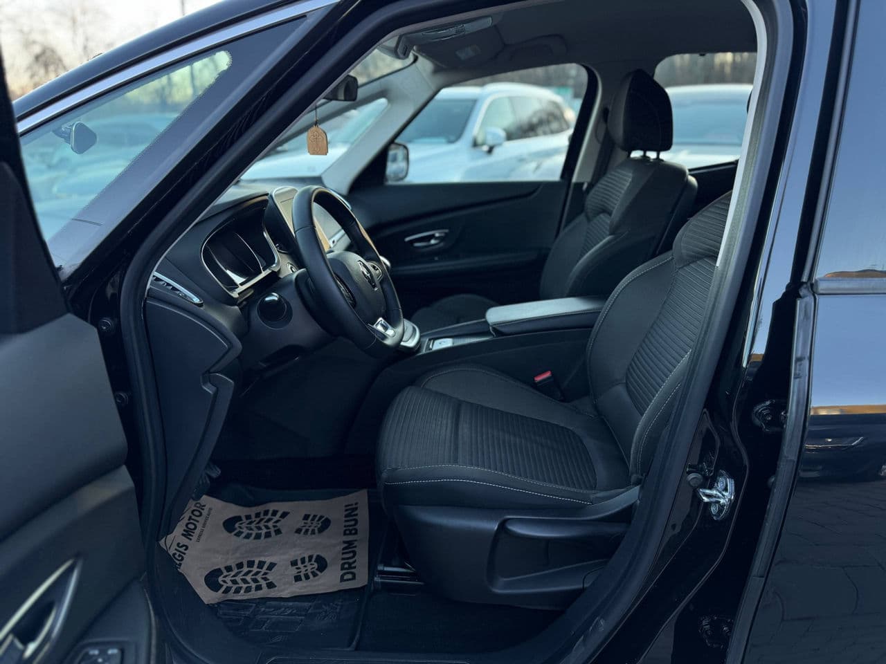 2018 Renault Grand Scenic — Miniatură 5