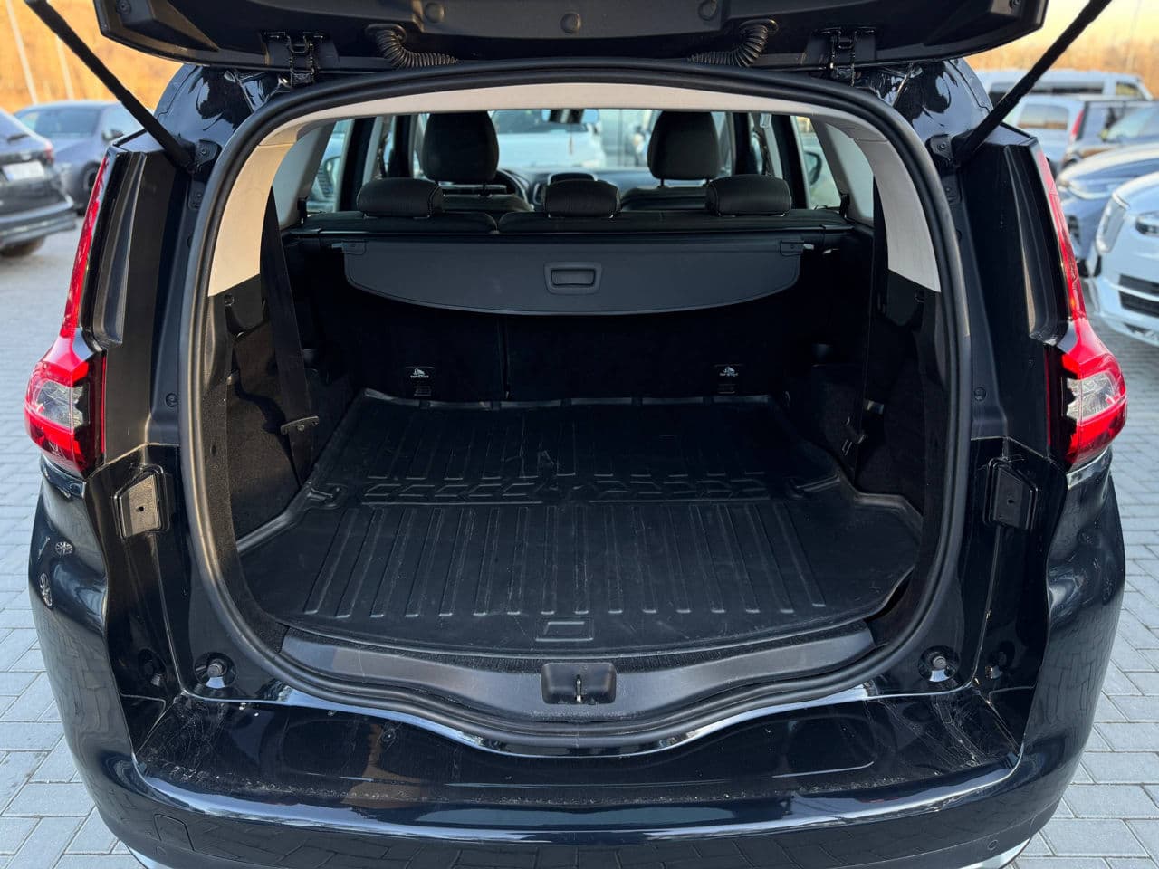 2018 Renault Grand Scenic — Miniatură 18