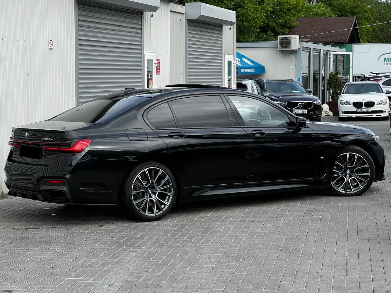 2019 BMW 745e — Miniatură 4