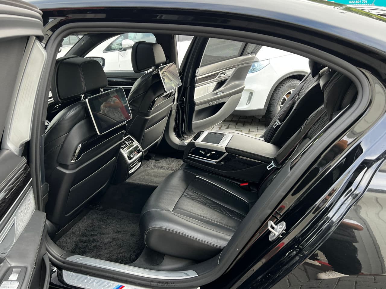 2019 BMW 745e — Miniatură 9