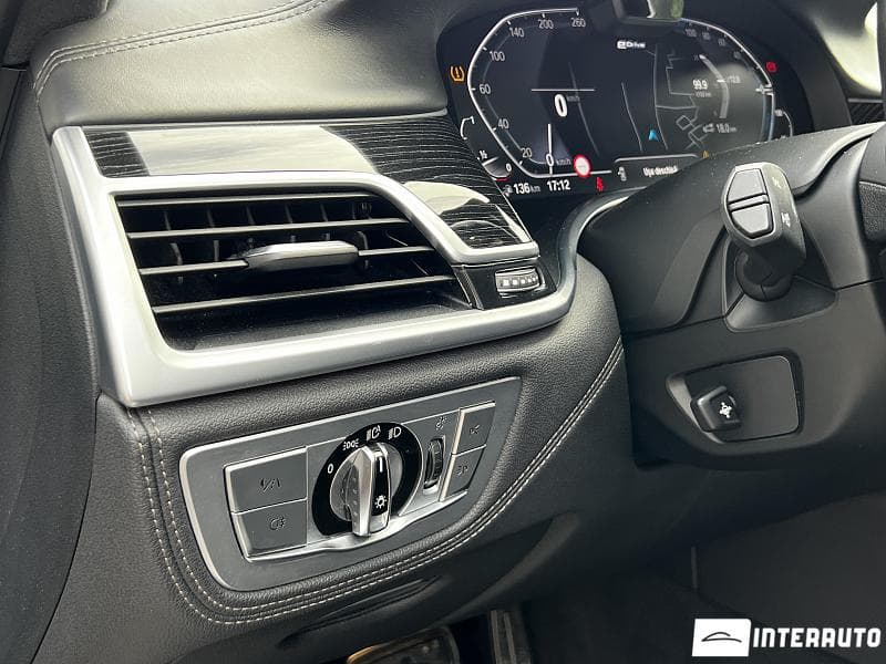 2019 BMW 745e — Miniatură 12