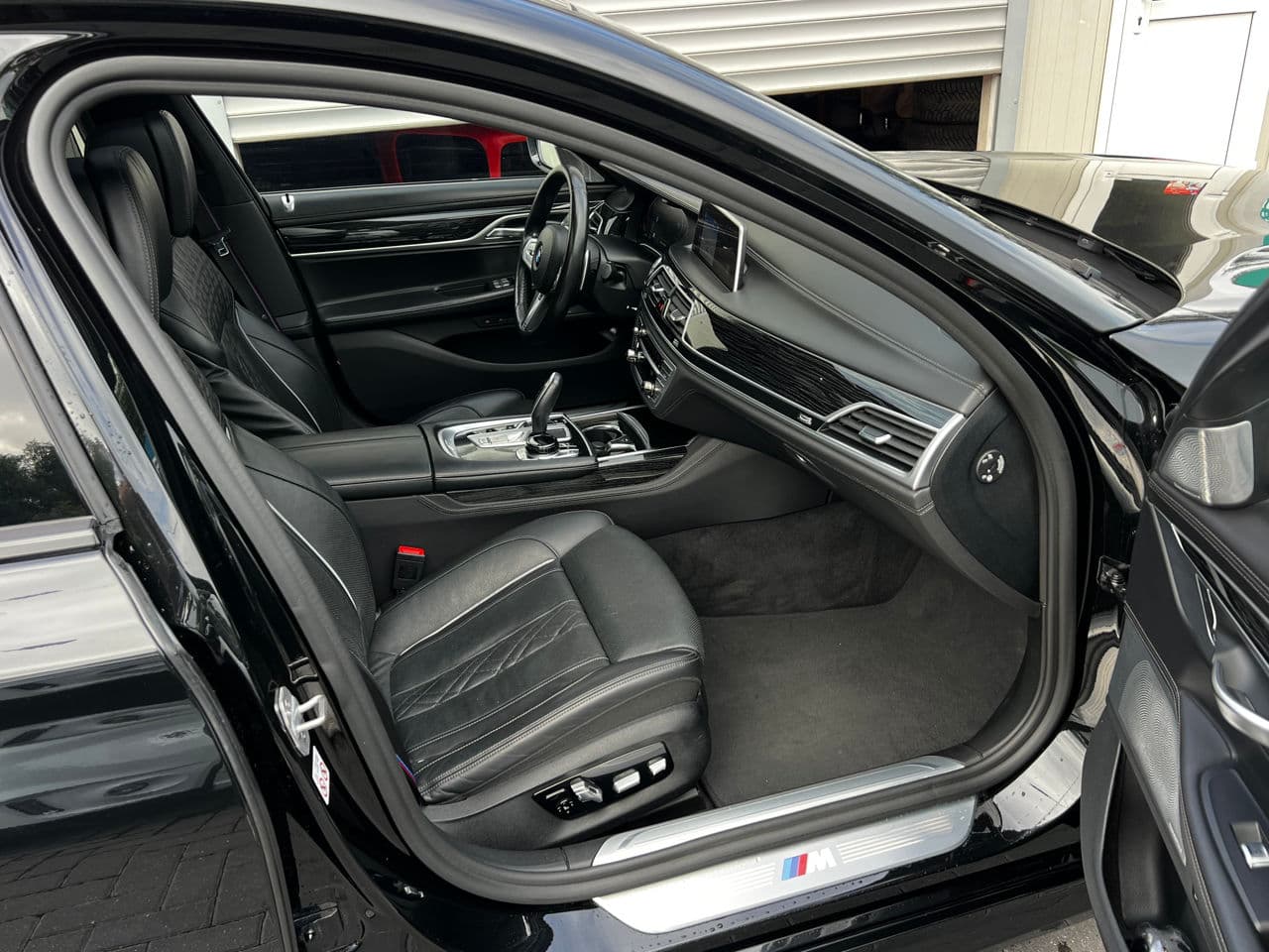 2019 BMW 745e — Miniatură 7
