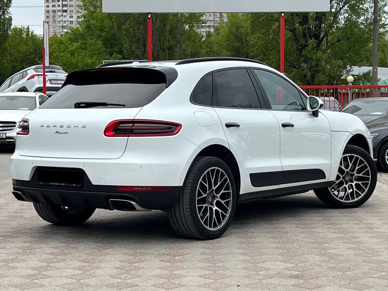2018 Porsche Macan — Miniatură 2